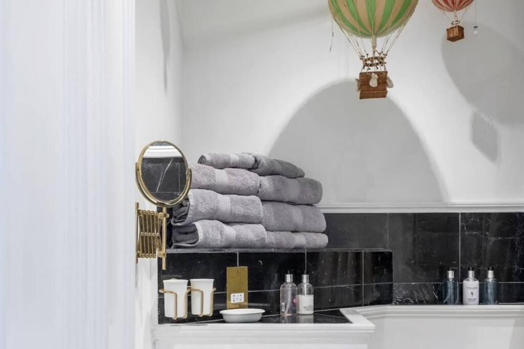 Georgian Apartment Located In The Center Of Bath. 외부 사진