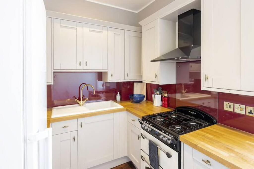 Georgian Apartment Located In The Center Of Bath. 외부 사진