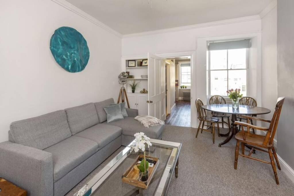 Georgian Apartment Located In The Center Of Bath. 외부 사진