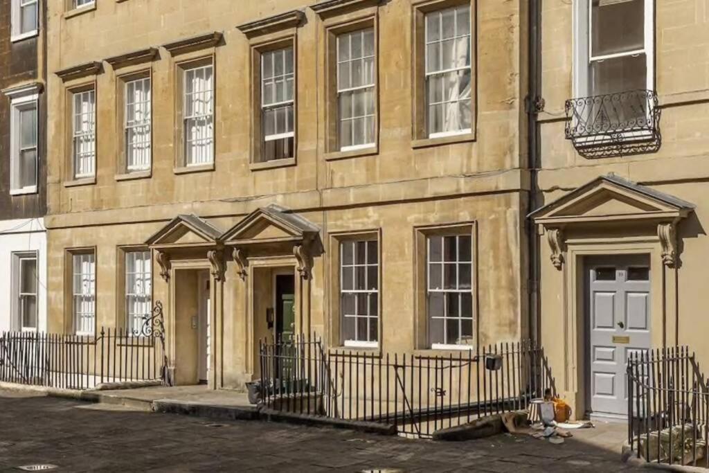 Georgian Apartment Located In The Center Of Bath. 외부 사진
