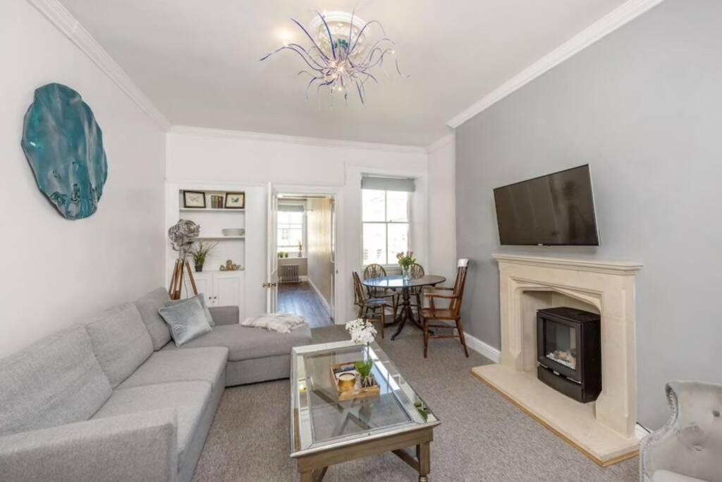 Georgian Apartment Located In The Center Of Bath. 외부 사진
